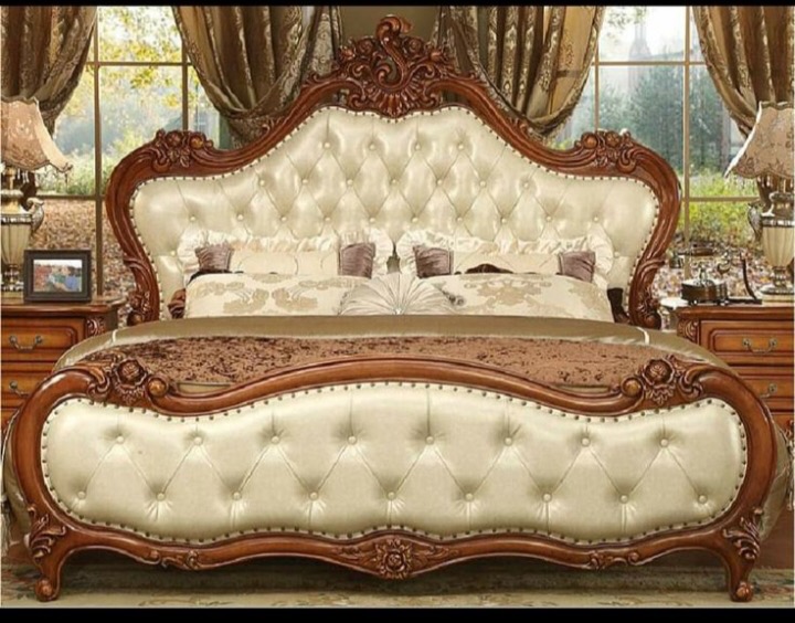 Royal Palace Bed